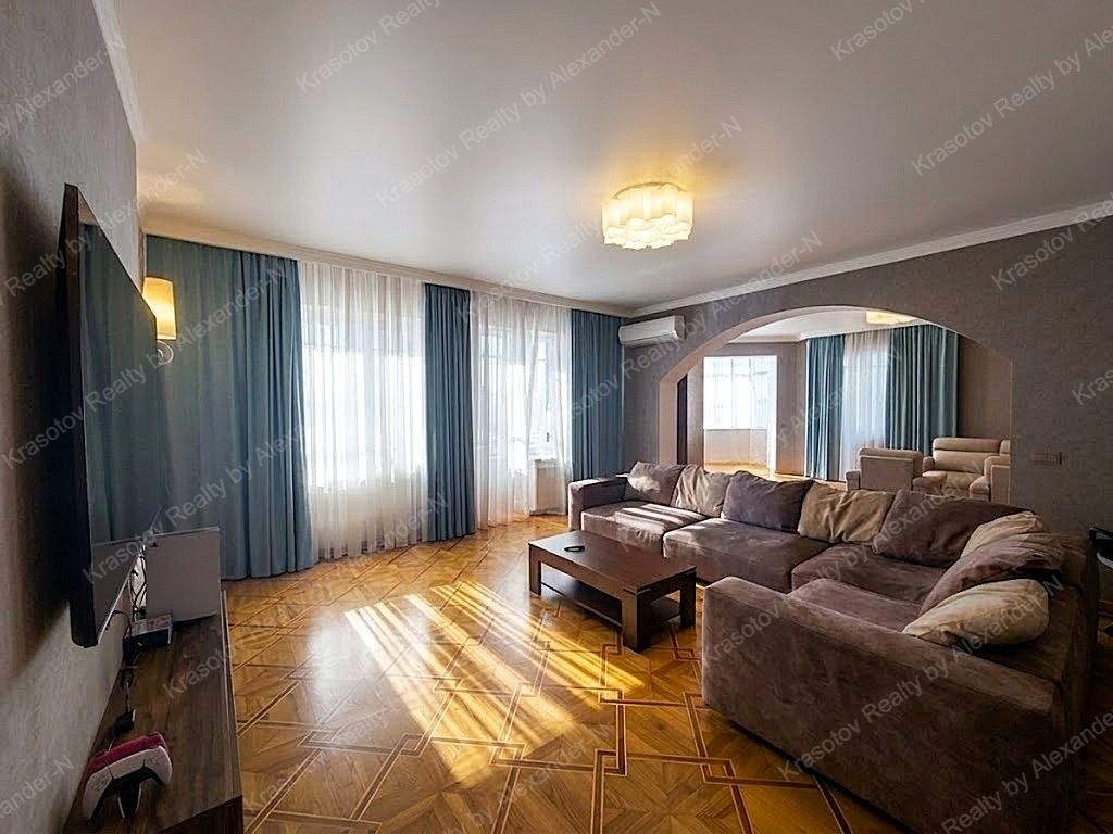 продажа многокомнатной квартиры номер A-174795 в Приморском районе, фото номер 32